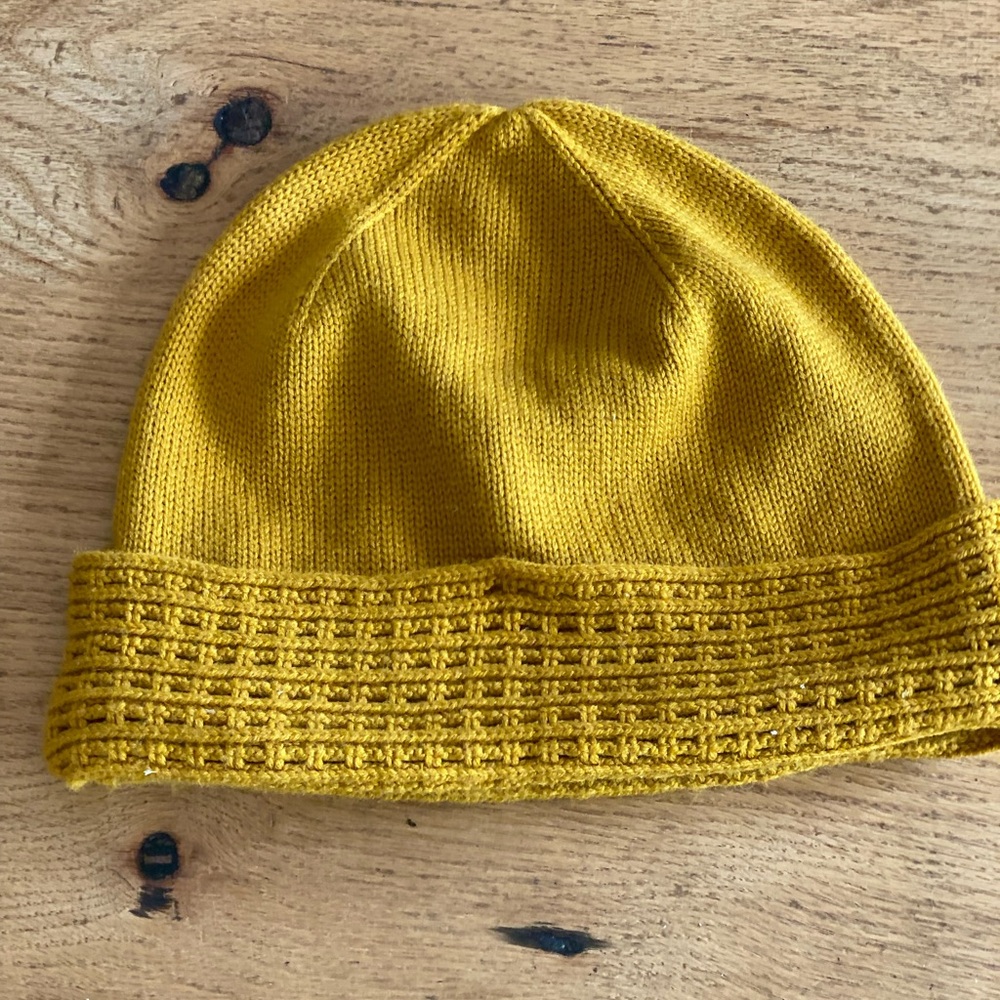 So Soft Maize Beanie Women's One‎ Size Preloved